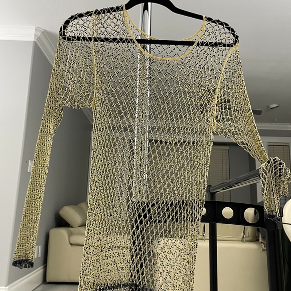 Tops - NWOT fishnet style full sleeve top